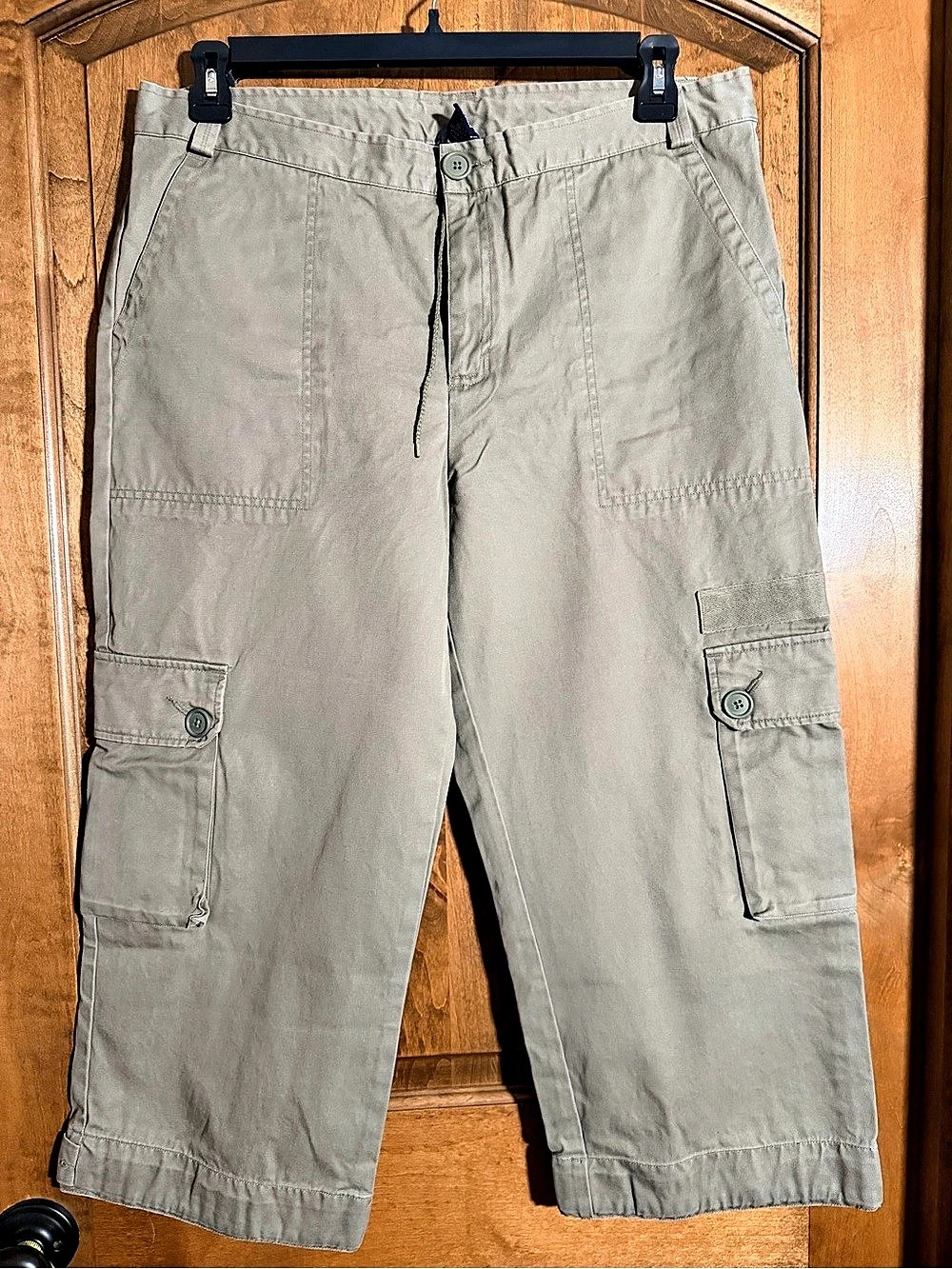 Gap Women’s Cargo Capri Pants Beige Size 14 Like New